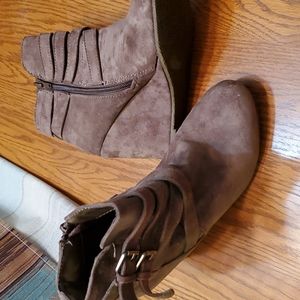 Womens ankle wedge booties